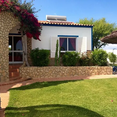 Ania Villa